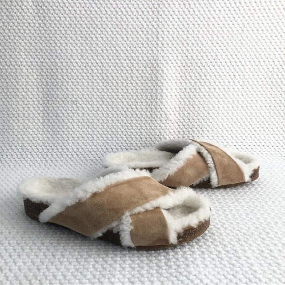 Jenni Kayne Shoes - Jenni Kayne Beige Tan Suede Shearling Lined Criss Cross Slide On Sandals 39